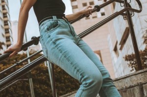 俄罗斯ZOOM与人性ZOOM：远程办公时代的人际关系危机
