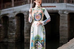 E人大爷大妈硬控俄罗斯小伙儿 这算不算文化碰撞？